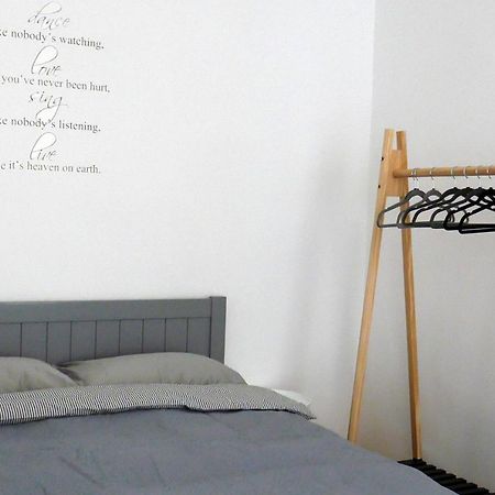 Romantic Apartment On Rynok Square With Air-Conditioning 利沃夫 外观 照片