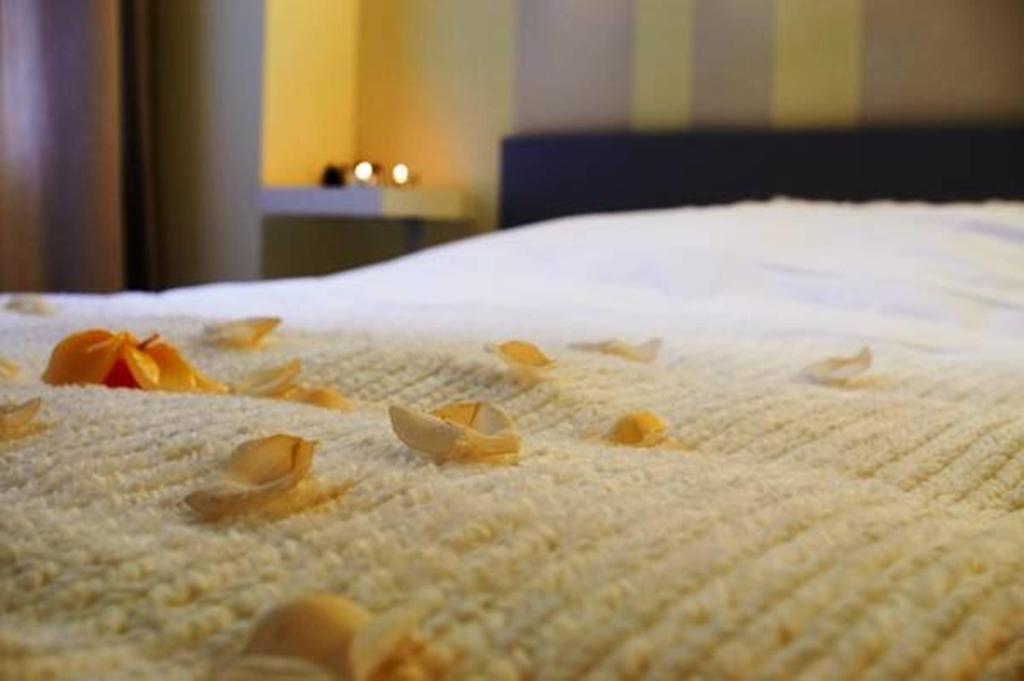 Romantic Apartment On Rynok Square With Air-Conditioning 利沃夫 客房 照片