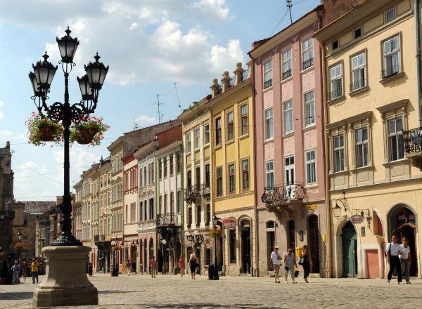 Romantic Apartment On Rynok Square With Air-Conditioning 利沃夫 外观 照片