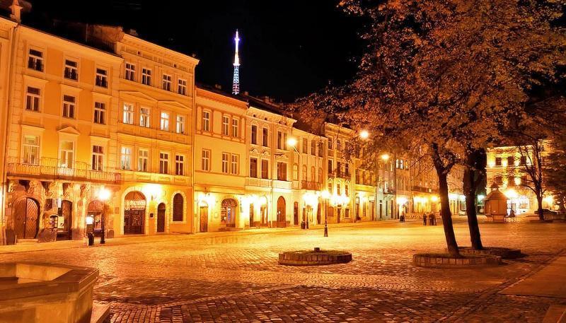 Romantic Apartment On Rynok Square With Air-Conditioning 利沃夫 外观 照片