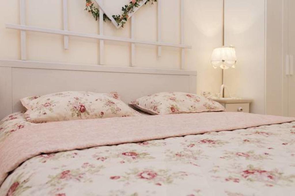 Romantic Apartment On Rynok Square With Air-Conditioning 利沃夫 客房 照片