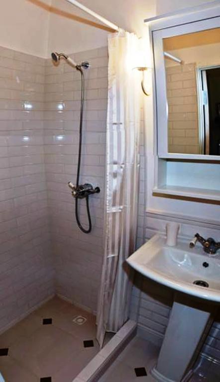 Romantic Apartment On Rynok Square With Air-Conditioning 利沃夫 客房 照片