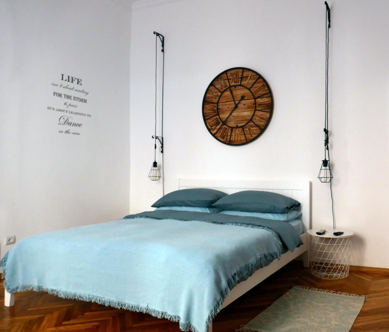 Romantic Apartment On Rynok Square With Air-Conditioning 利沃夫 外观 照片