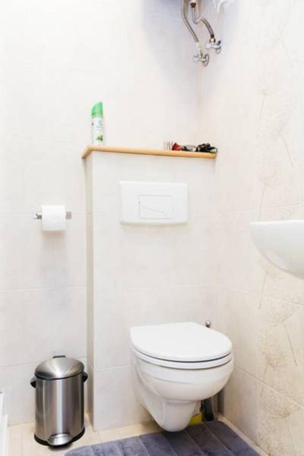 Romantic Apartment On Rynok Square With Air-Conditioning 利沃夫 客房 照片